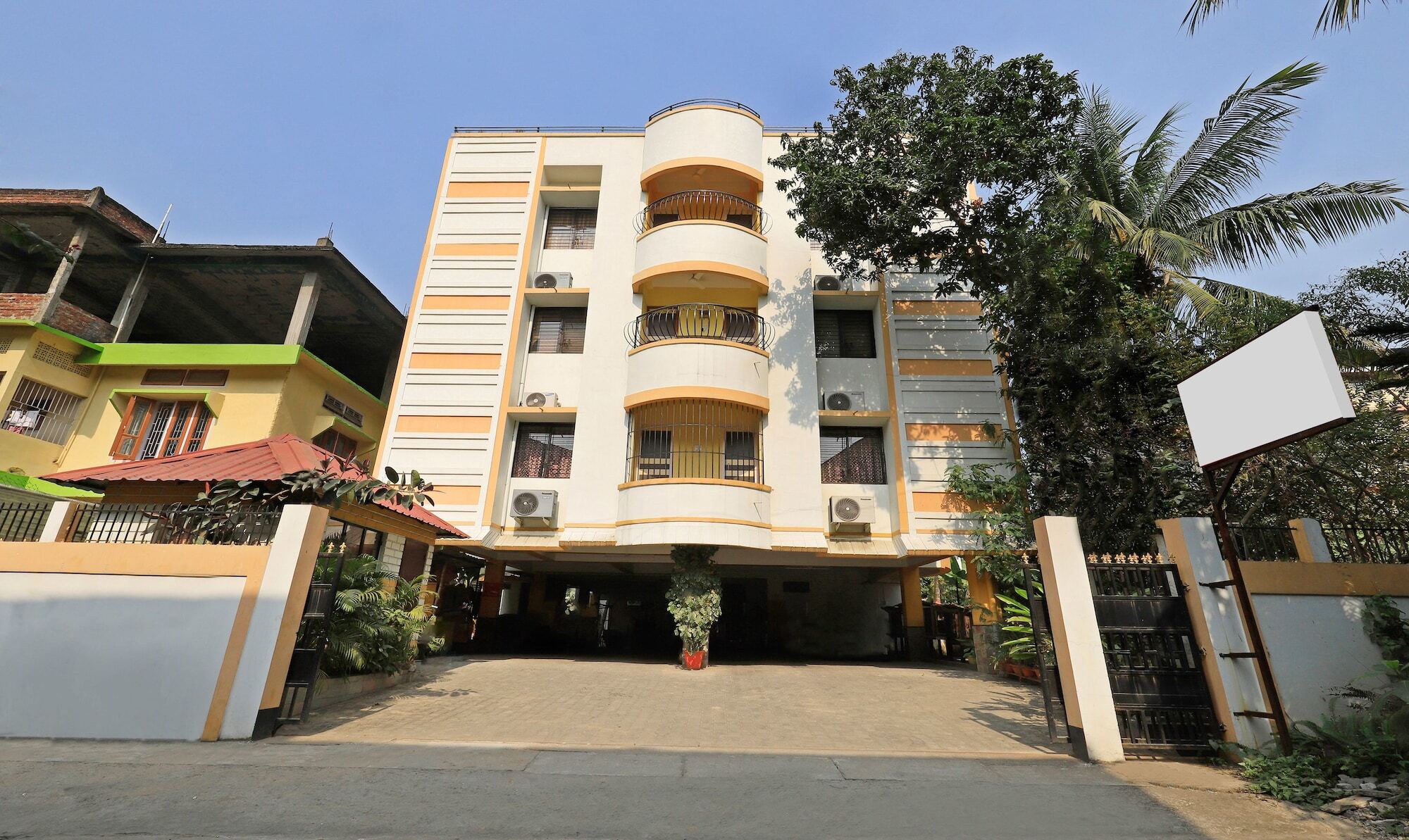 Treebo Umal Homestay Ganeshguri Гувахати Екстериор снимка